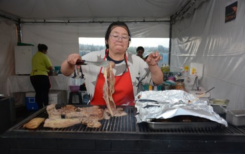 Las ferias gastronómicas y de emprendimientos serán parte de la agenda. La primera de ellas se realizó en el Bicentenario.