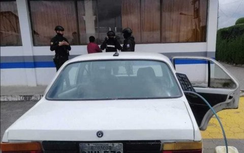Colombia. Uno de los carros detenidos en la frontera con Ecuador por tener doble tanque para llevar el contrabando de gasolina.
