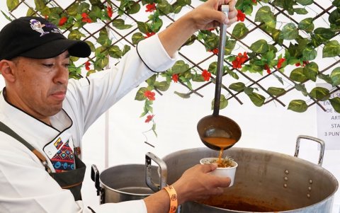 Una variedad de recetas e ingredientes secretos formaron parte de la elaboración del encebollado