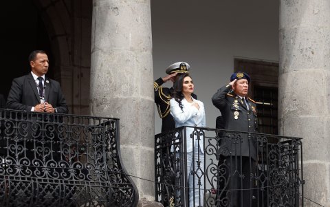 Verónica Abad permanece en la Embajada de Ecuador en Israel desde diciembre de 2023. La vicepresidenta ha señalado sentirse secuestrada en sus funciones.