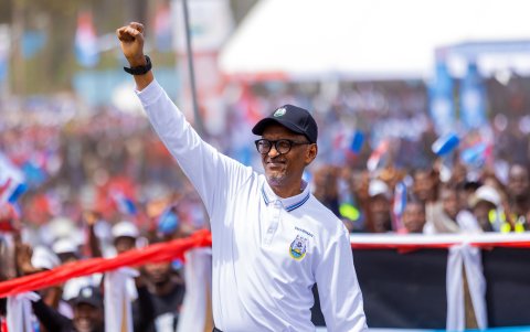 El presidente de Ruanda, Paul Kagame, en un mitin de la actual campaña electoral.