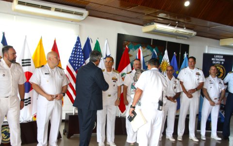 Marinos de 14 piases llegaron a Salinas para dar paso al entrenamiento que culmina en Galápagos.
