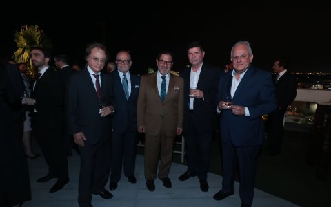 Walter Spurrier, Horacio Chavarría, Eduardo Carmigniani, Enrique Villacís y Luigi Fossati.