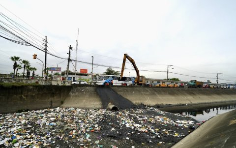 El canal 37 de Las Orquídeas ha sido solo este año intervenido 4 veces. Todas ha tenido basura en cantidades enormes.