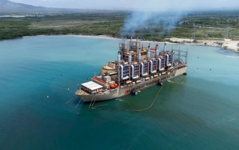 El Gobierno ha buscado la contratación de barcazas para generar energía eléctrica.