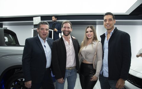 César Sevilla, Isaac Querub, Nicole Rojas y Yuri Aciam