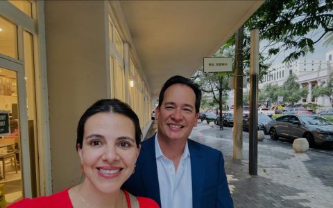 Los exministros de Gobierno María Paula Romo y Henry Cucalón.