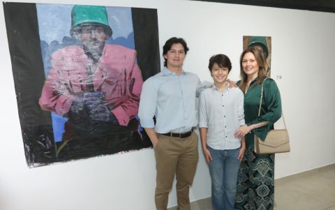 José Ignacio y Juan Martin Guerra junto a Natasha Swett.