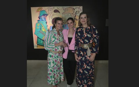Carina Ceccovilli, Doménica Borges y Gisella de Roseney.