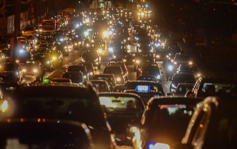 Francisco de Orellana. De lunes a viernes, entre las 18:00 y las 20:00, al menos, este es el panorama en la arteria del norte.