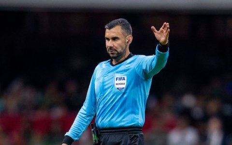 El árbitro guatemalteco Mario Escobar Toca estuvo en Qatar 2022.
