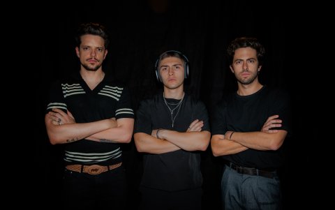 Lasso, Álex Ponce y Sebastián Llosa