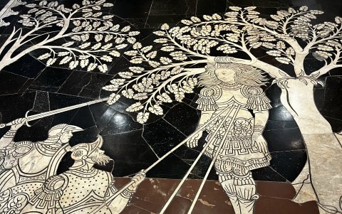 Detalle del pavimento de la catedral de la ciudad italiana de Siena.
