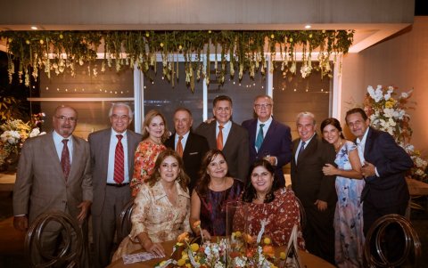 Gabriel Peña, Luis Paulson, Grace de Vallarino, Carlos Vallarino, Fernando Avilés, Francisco Ceballos, José Castro, María Laura de Castro, Andrés Blum, Violeta de Paulson, Cintia de Ceballos y Lorena de Avilés.