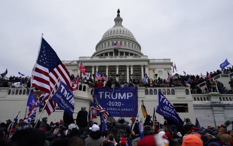 Una imagen que recoge una protesta en un sector cercano al Capitolio de los Estados Unidos.