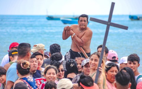 En cada puerto, los pescadores son seguidores de uno o dos santos.