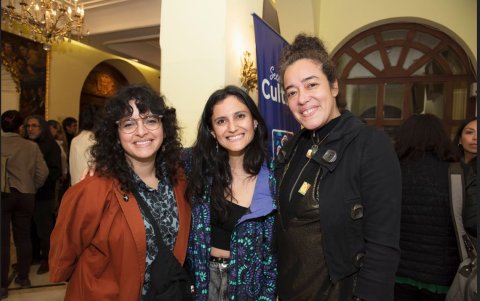 Giulianna Zambrano, Daniela Dávila y Caymo Pizarro.