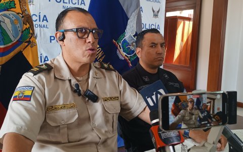 El teniente coronel Carlos Rivadeneira, comandante de la subzona Azuay de Policía, dio a conocer las cifras de la criminalidad en una rueda de prensa.