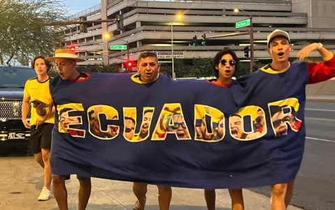 Hinchas festejan la participación de Ecuador en a Copa America 2024.