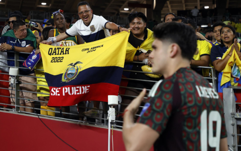 Los minutos finales se vivieron de pie.