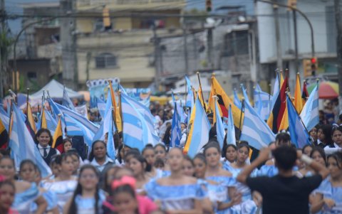 Decenas de colegios participaron de la actividad que se llevó a cabo en el suburbio de la ciudad.