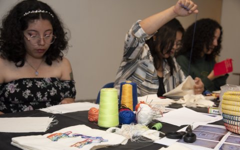 El pasado sábado, la artista peruana María Lucianna Aguilar dictó un taller en la galería.