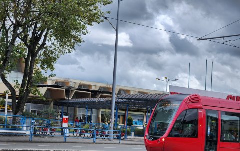 Sistema. Para la catedrática Carla Hermida, el tranvía debe ser la “columna vertebral” de la movilidad en la capital azuaya en los nuevos planes.