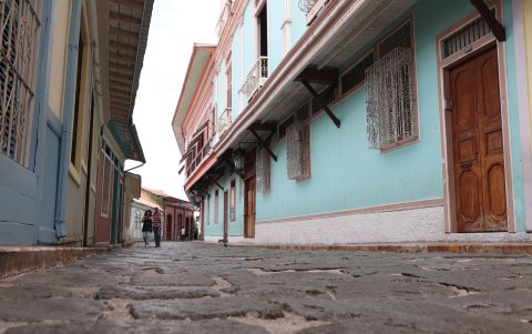 Las Peñas es uno de los sectores considerados más bonitos de la ciudad, pero entre semana tiene pocos visitantes.