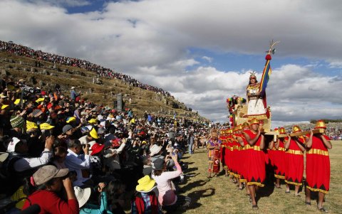La fiesta del Inti Raymi, en las Ruinas de Sacsayhuaman, en Cuzco.