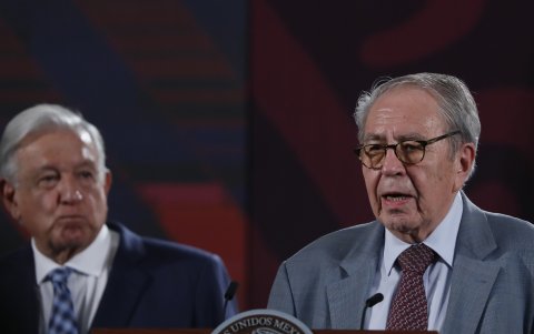 En su momento, el secretario de Salud, Jorge Alcocer, negó que haya fallecido un hombre por gripe aviar en el país, como afirmó  la Organización Mundial de la Salud