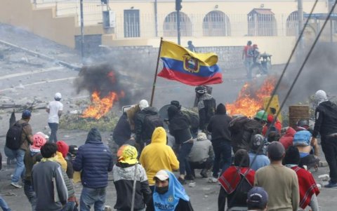 Durante los gobiernos de Len´ín Moreno (2019) y Guillermo Lasso (2022) se produjeron violentas protestas por los subsidios