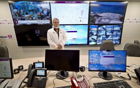 En la planta menos 3 se encuentra también una sala de mando para monitoreo a tiempo real la situación y tomando decisiones conjuntas, las 24 horas del día.