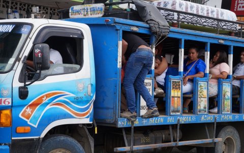 Las rancheras no solo son un medio de transporte, sino también un espacio de encuentro y socialización.