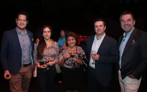 Bernard Moscoso, Estefany Moscoso, Virginia Miranda, Roberto García y José del Valle.