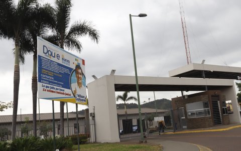 Vista. La Alcaldía de Daule ha colocado pancartas en las afueras de varias etapas privadas, que indican las obras que realizó en esta zona.