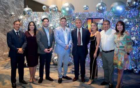 Augusto García, Michelle García, Francisco Abarca, Ernesto Coronel, Guillermo Muñoz, Carolina Villamar, Víctor Chang y Edith Reina.