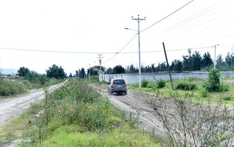 La calle Los Manzanos, en la parroquia de Tababela, no es asfaltada.