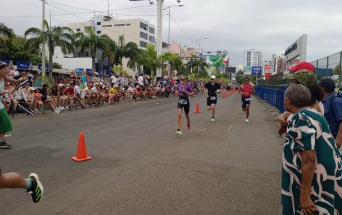 Elizabeth Bravo fue la mejor en las competencias de ciclismo y pedestre.