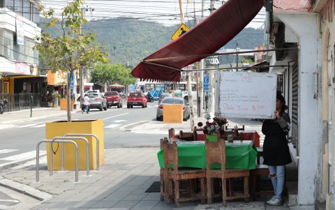 En la calle Guayacanes hay más de 60 locales, en su mayoría los de gastronomía.
