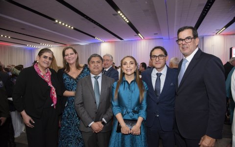 Mónica Palencia, Soledad de Peña, Marco Rodríguez, María Paz Jervis, Christian Viteri y Eduardo Peña.