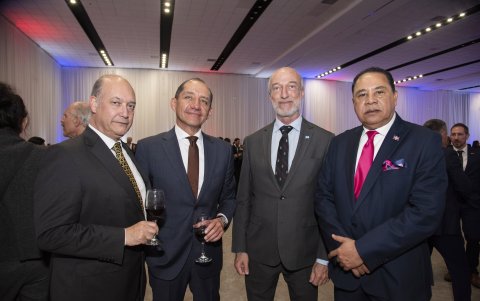 Enrique Iturriaga, Carlos Larrea, Eduardo Acevedo y Luis Kalaff.