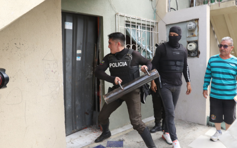 Agentes de la Policía ingresaron a las viviendas.