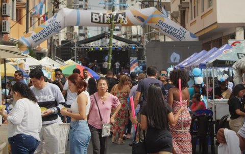 El día que se desarrolla el festival, hay fiesta en la calle Córdova entre las 9:00 y las 23:00.