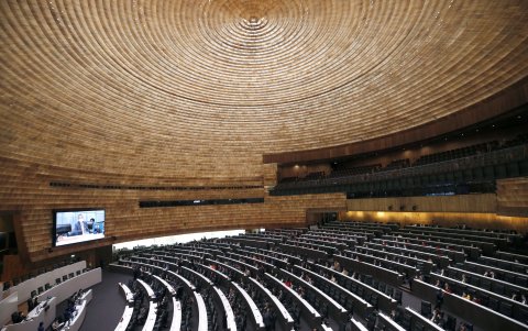 Los senadores y diputados reunidos en julio de 2023 en el Parlamento de Tailandia para elegir al primer ministro.