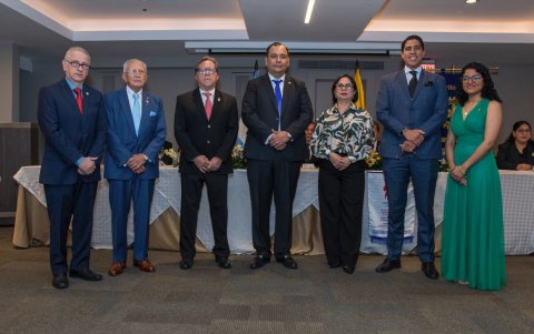 La nueva directiva: Iván Altamirano, Germán Yépez, Marcelo Cobos, Juan Luis Aguirre, Alemania González, Nicolás Villavicencio y Diana Coello.