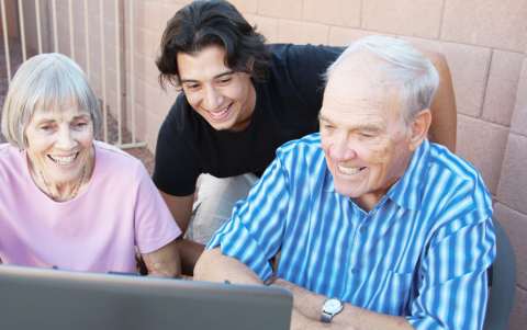 Este fenómeno puede manifestarse de diversas maneras y en diferentes contextos, afectando tanto a personas mayores como a jóvenes.