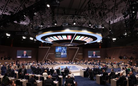 Líderes asisten a una sesión de trabajo durante la Cumbre de la OTAN en Washington, DC, EE.UU.