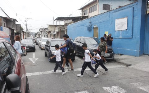 Padres de familia retiraron a sus hijos de los colegios de la zona.