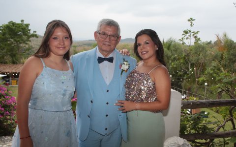 Victoria Moreira, Ernesto Sáenz y Elsy Sáenz.
