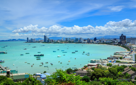 Pattaya es una ciudad de Tailandia, conocida por sus playas.